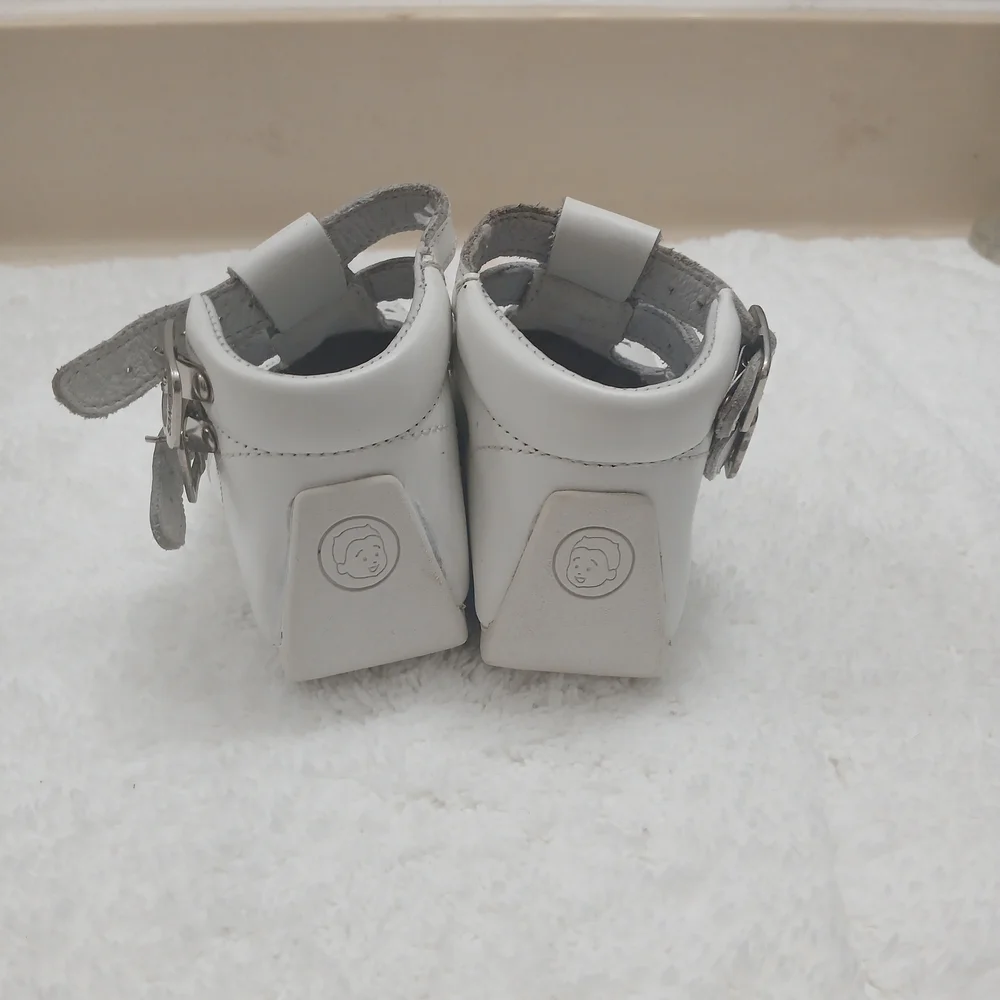 Elegant White Kids Dress Shoes - Picture 3 of 3